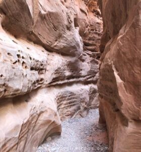 The slot canyon on the White Domes trail in the Valley of Fire SP