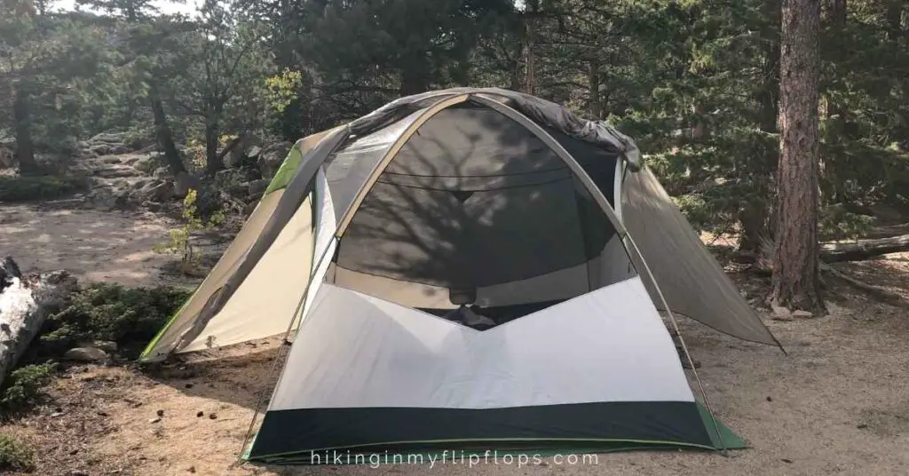 a tent with a lot of ventilation to help keep cool in hot weather